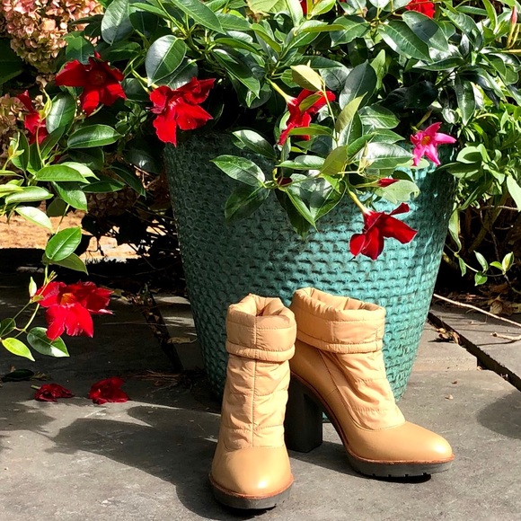 Kate Spade ♠️New York Ginnie Quilted Leather boots - Picture 7 of 15